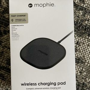 Mophie wireless charging pad Fast Chrage